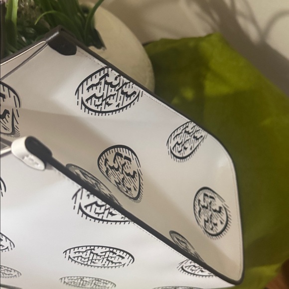 Tory Burch T Monogram Contrast Leather Tote - Picture 12 of 17